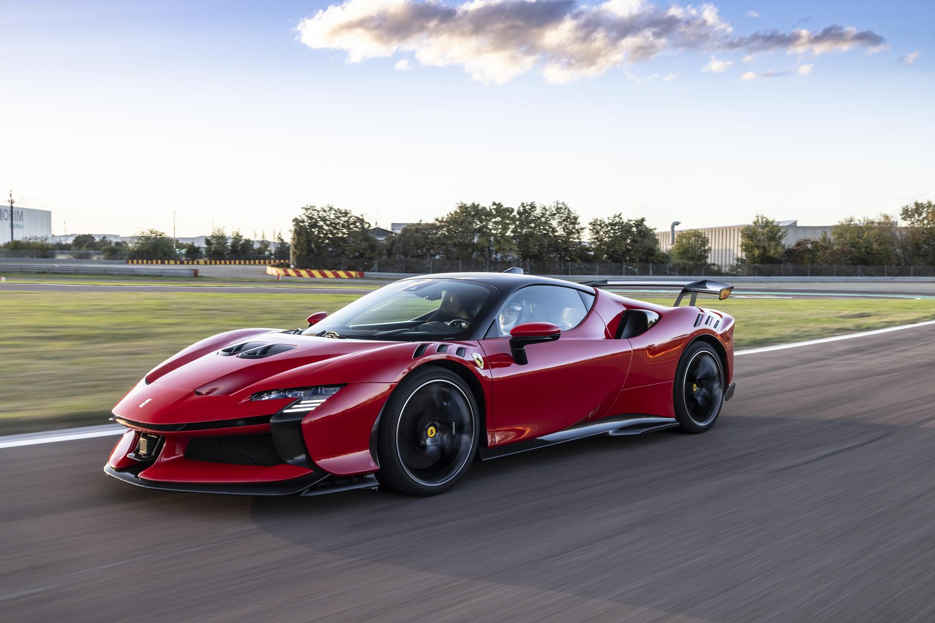 1920x1280 Ferrari SF90 XX Stradale sets lap record at Fiorano