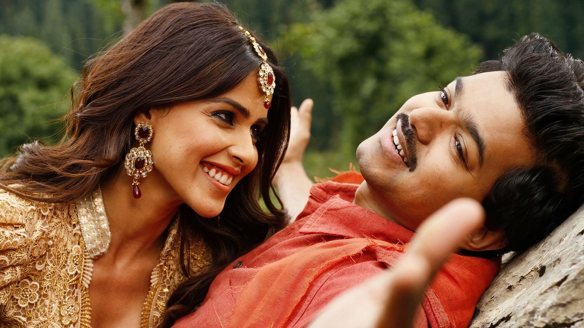 1957x1101 Velayudham (2011)