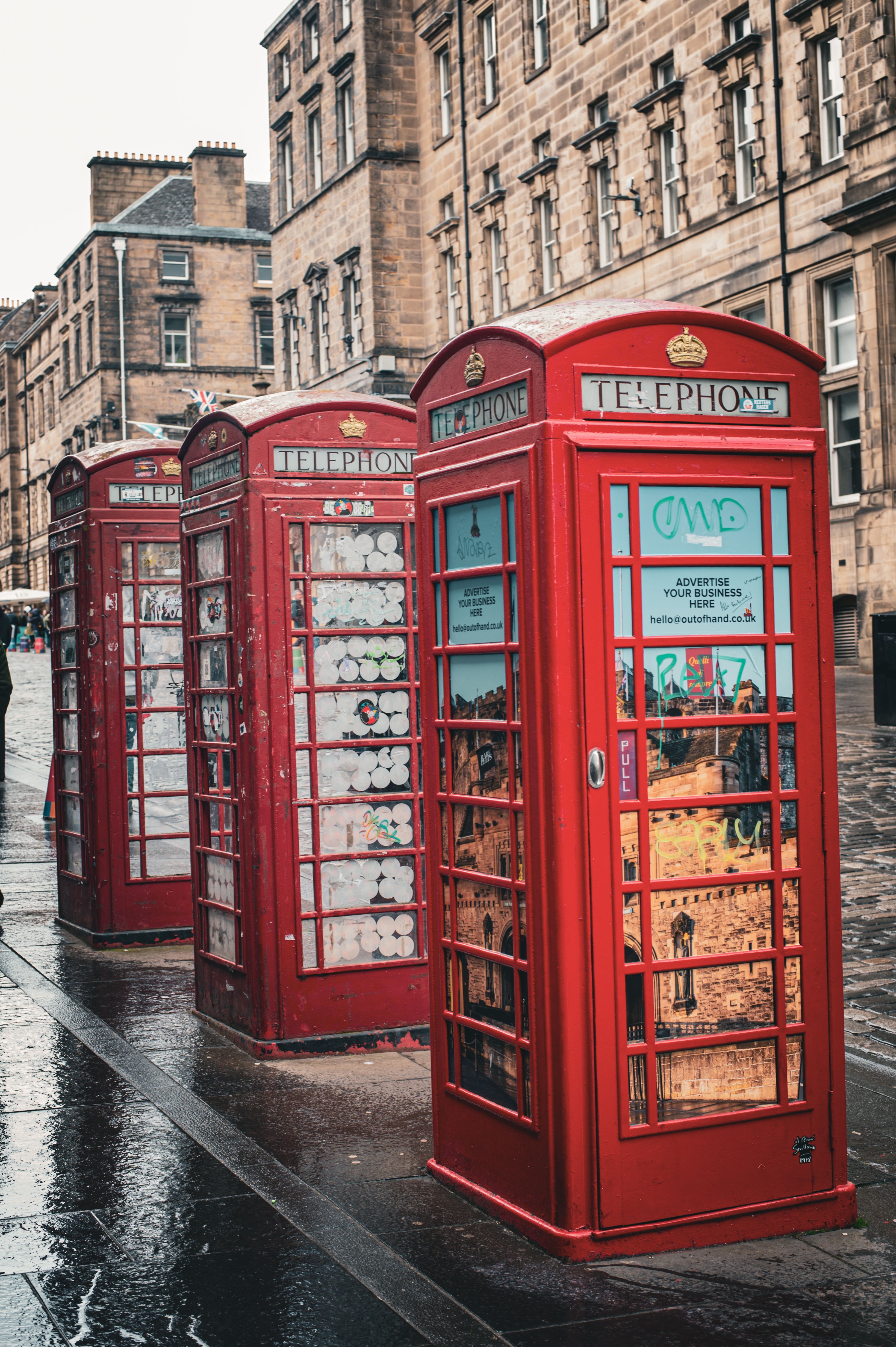 3280x4928 Classic Red Telephone Boxes in Edinburgh's Streets · Free