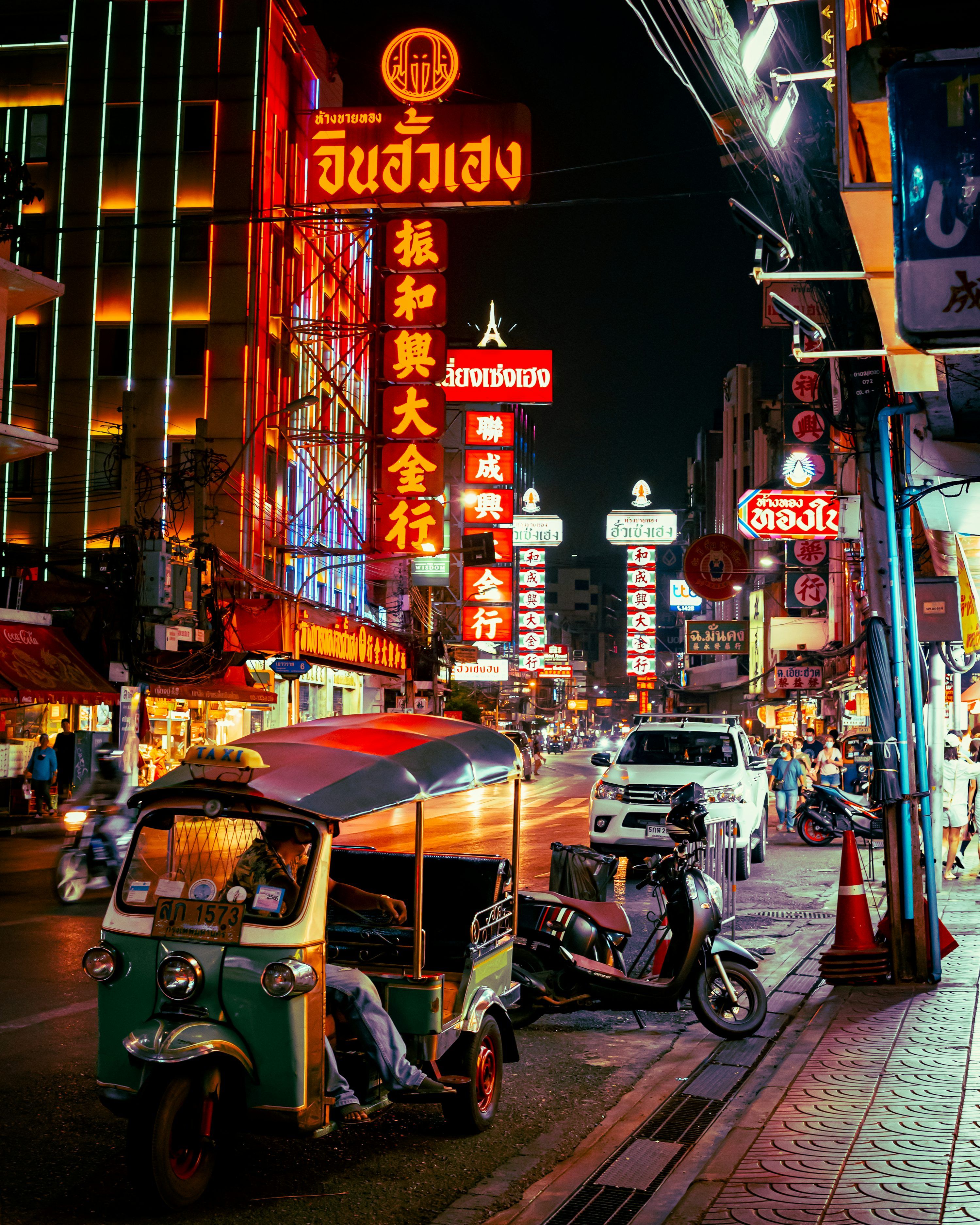 3000x3750 Bangkok Street Picture. Download Free Image