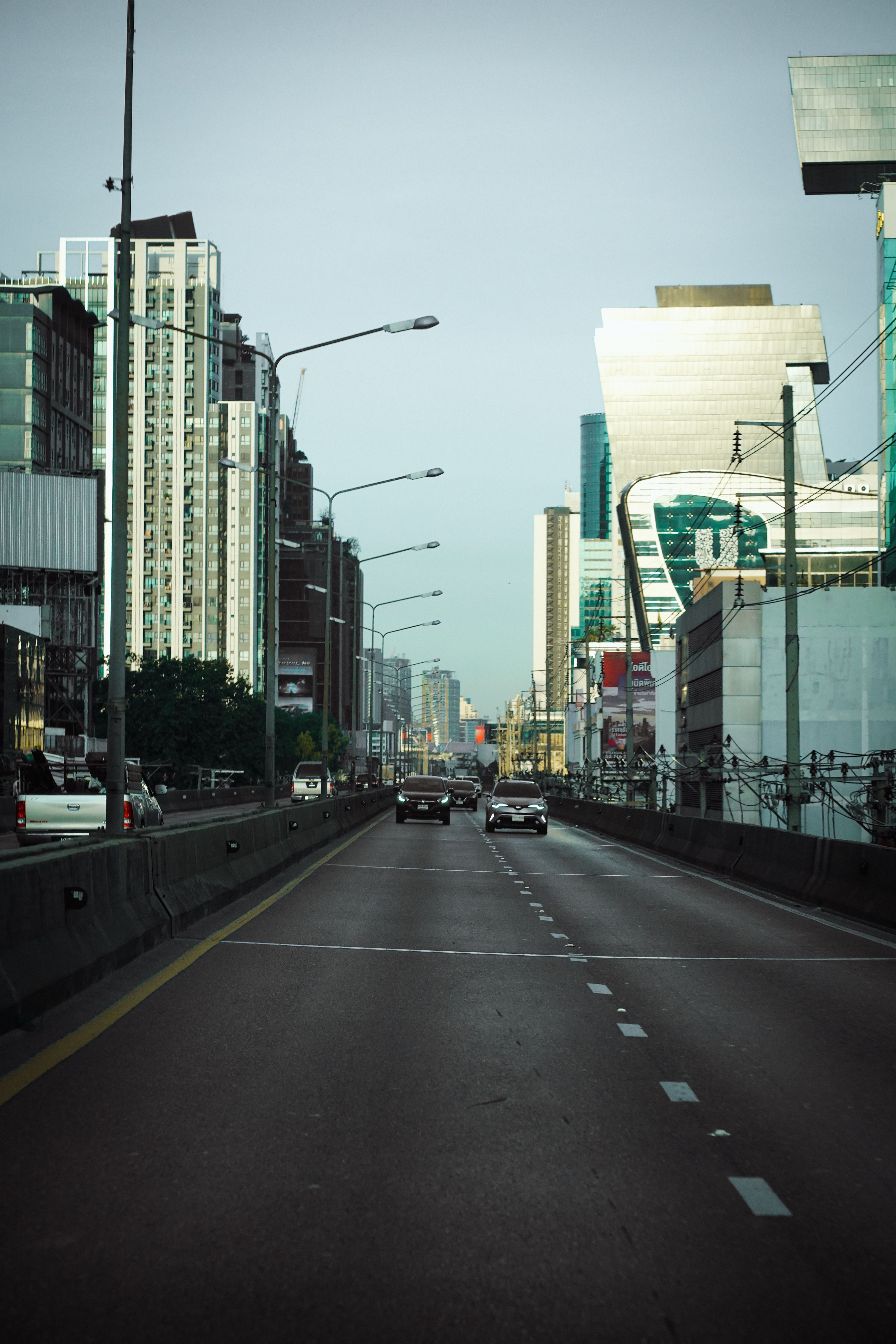 3925x5887 Bangkok City travel street photo Thailand Pattaya · Free