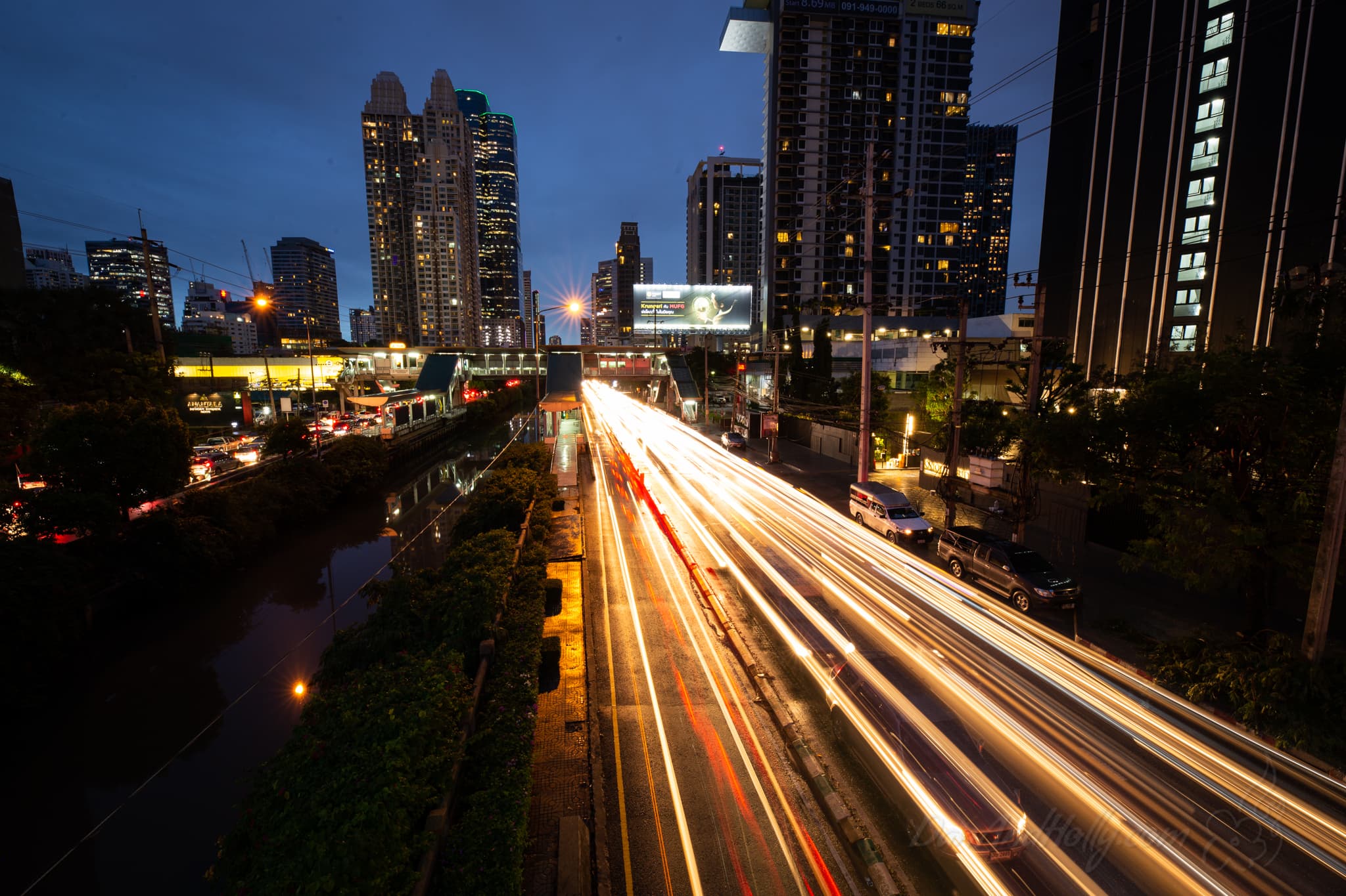2048x1365 The Crazy Streets of Bangkok