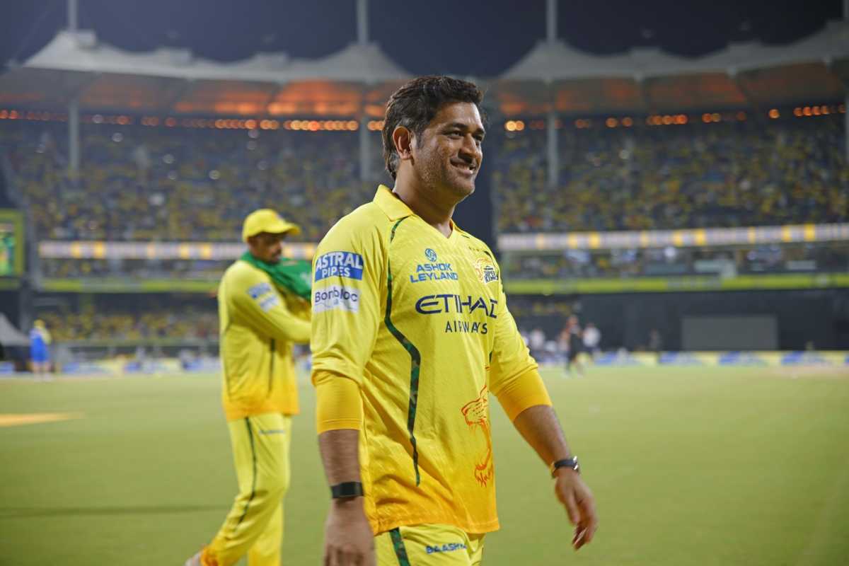 1200x800 MS Dhoni Photo. Image Gallery and Match Picture