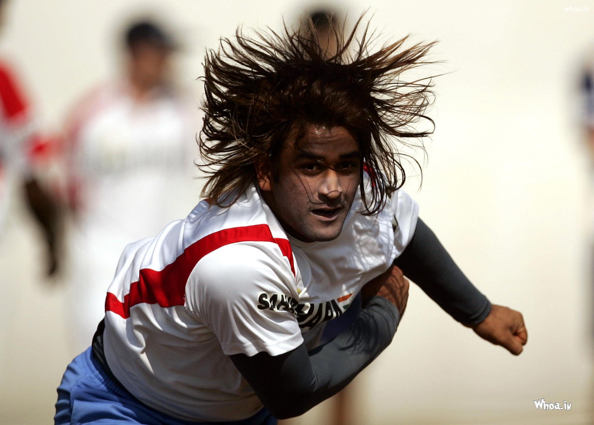 2000x1431 M S Dhoni Long Hair Photohoot