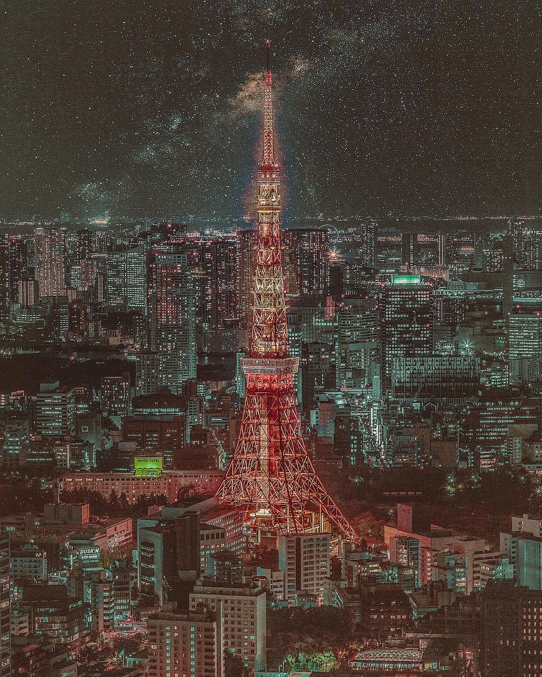 1080x1350 Nightlife in Tokyo's Streets