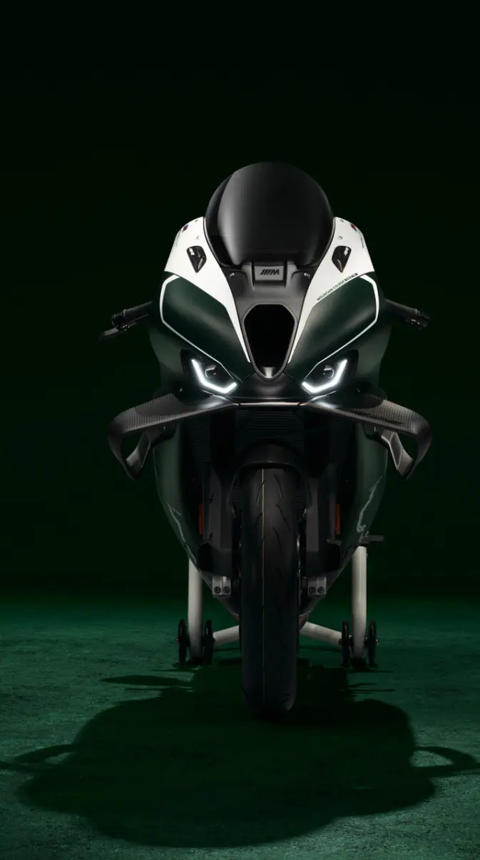 673x1206 BMW M1000RR wallpaper