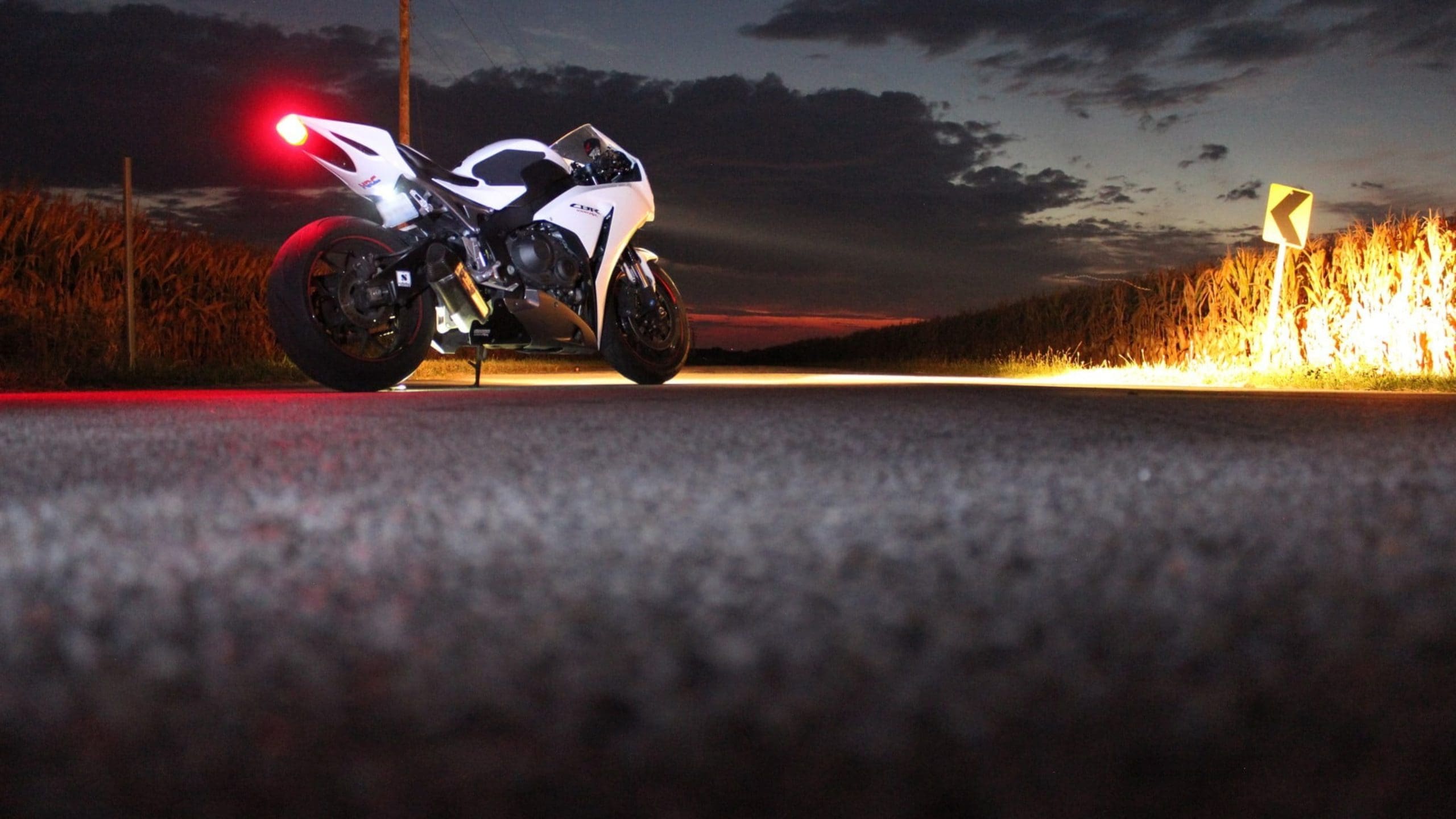 2560x1440 Honda Motorcycle [4K] Wallpaper