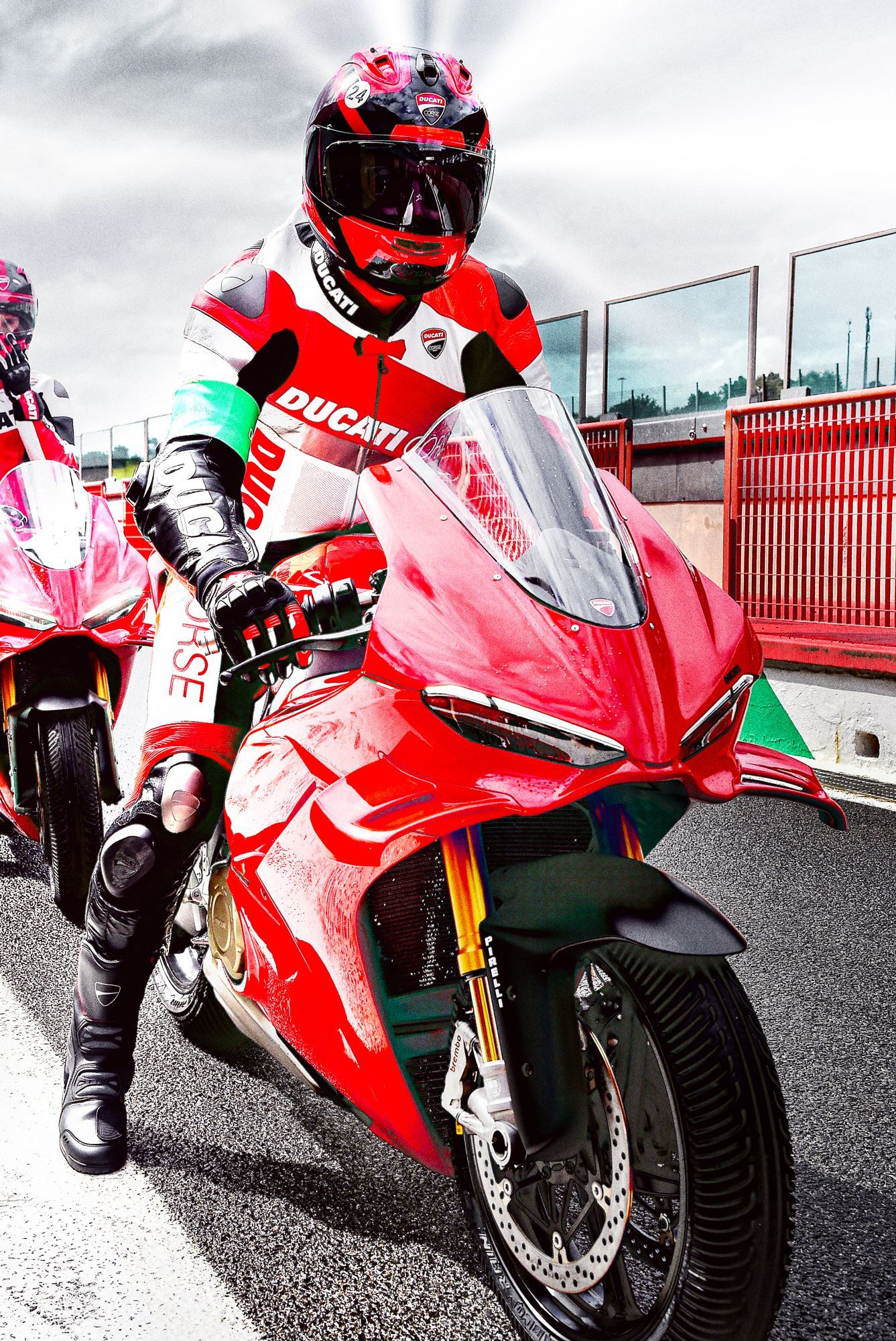 1337x2000 What It's Like to Ride a Motorcycle at 175 Miles an Hour