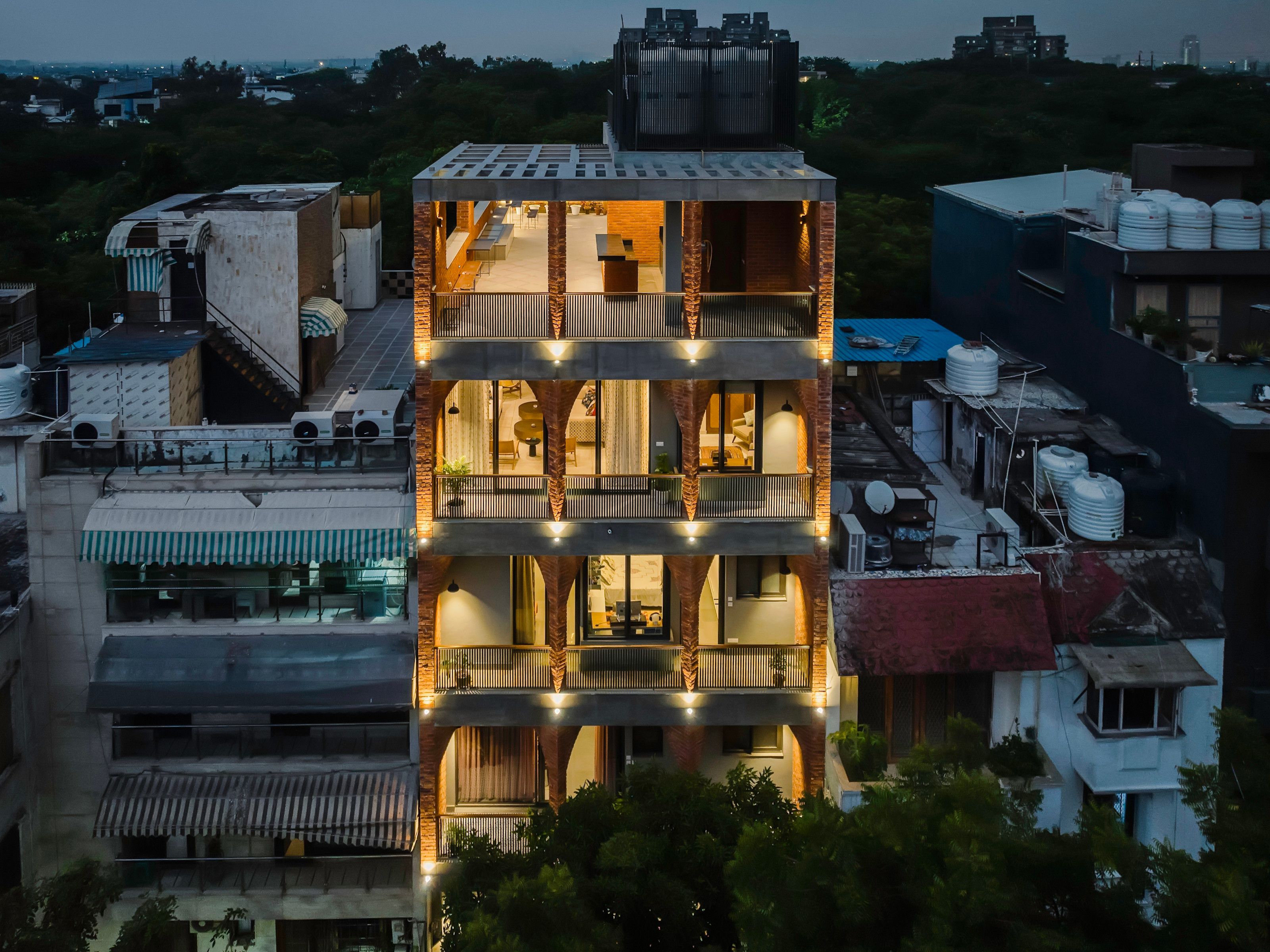 3200x2400 Walk through a uniquely sculpted New Delhi residence. Wallpaper*