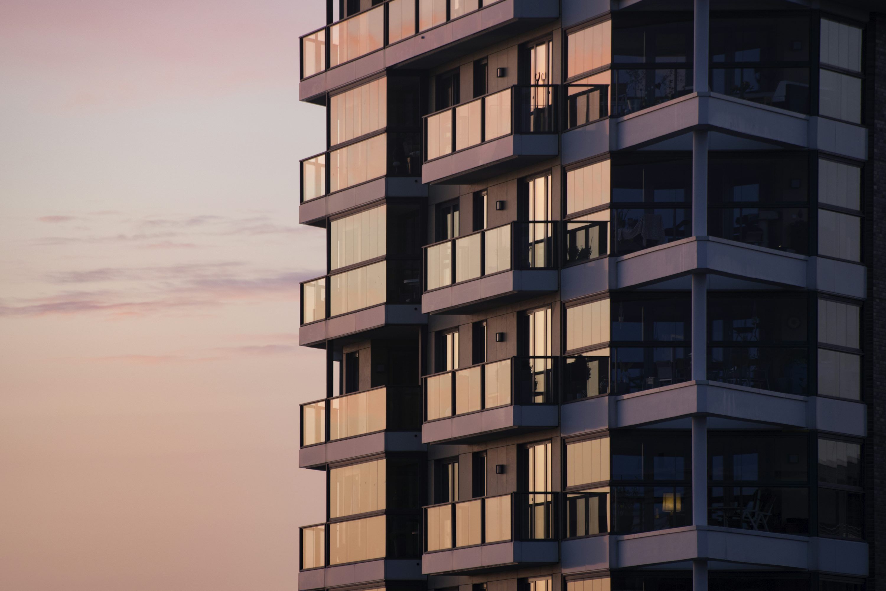 3000x2002 Apartment Building Picture [HD]. Download Free Image