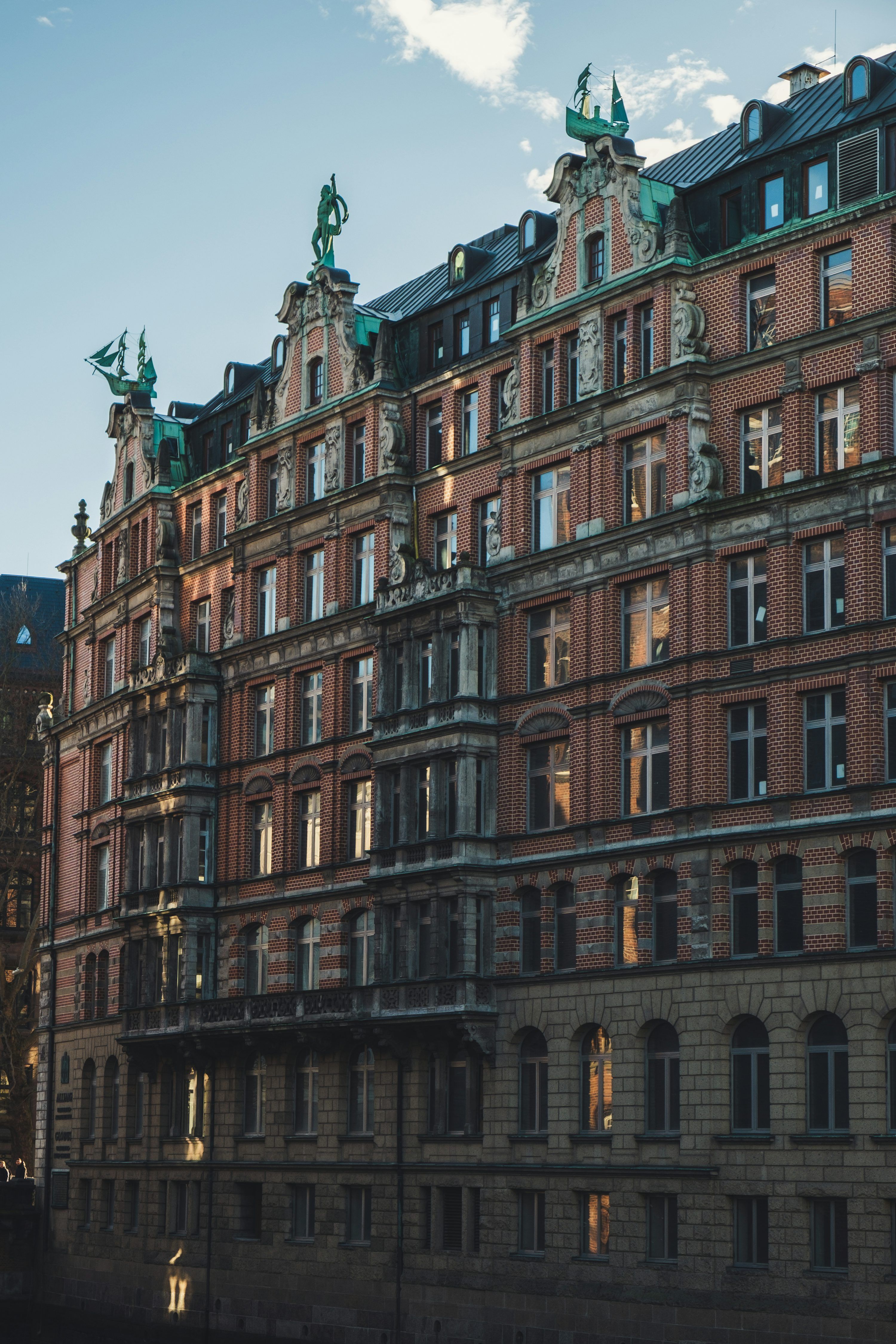 3000x4500 Vintage Building Picture. Download Free Image