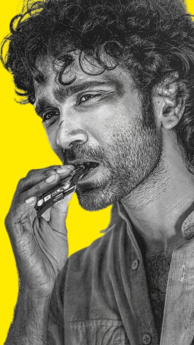 736x1308 Dude Movie Pradeep Ranganath Poster