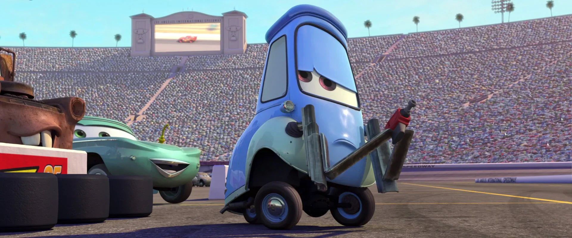 1920x800 Guido: The master of tire changing in the Cars universe
