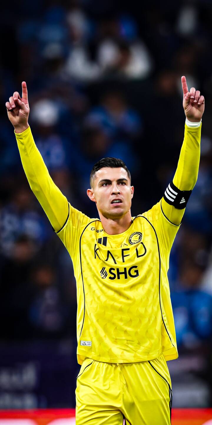720x1440 Cristiano Ronaldo CR7 Al Nassr Yellow Kit Celebration