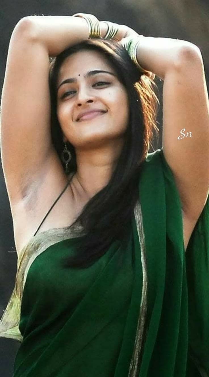 736x1324 Anushka wallpaper. Anushka saree image, Anushka in saree, Anushka shetty hot