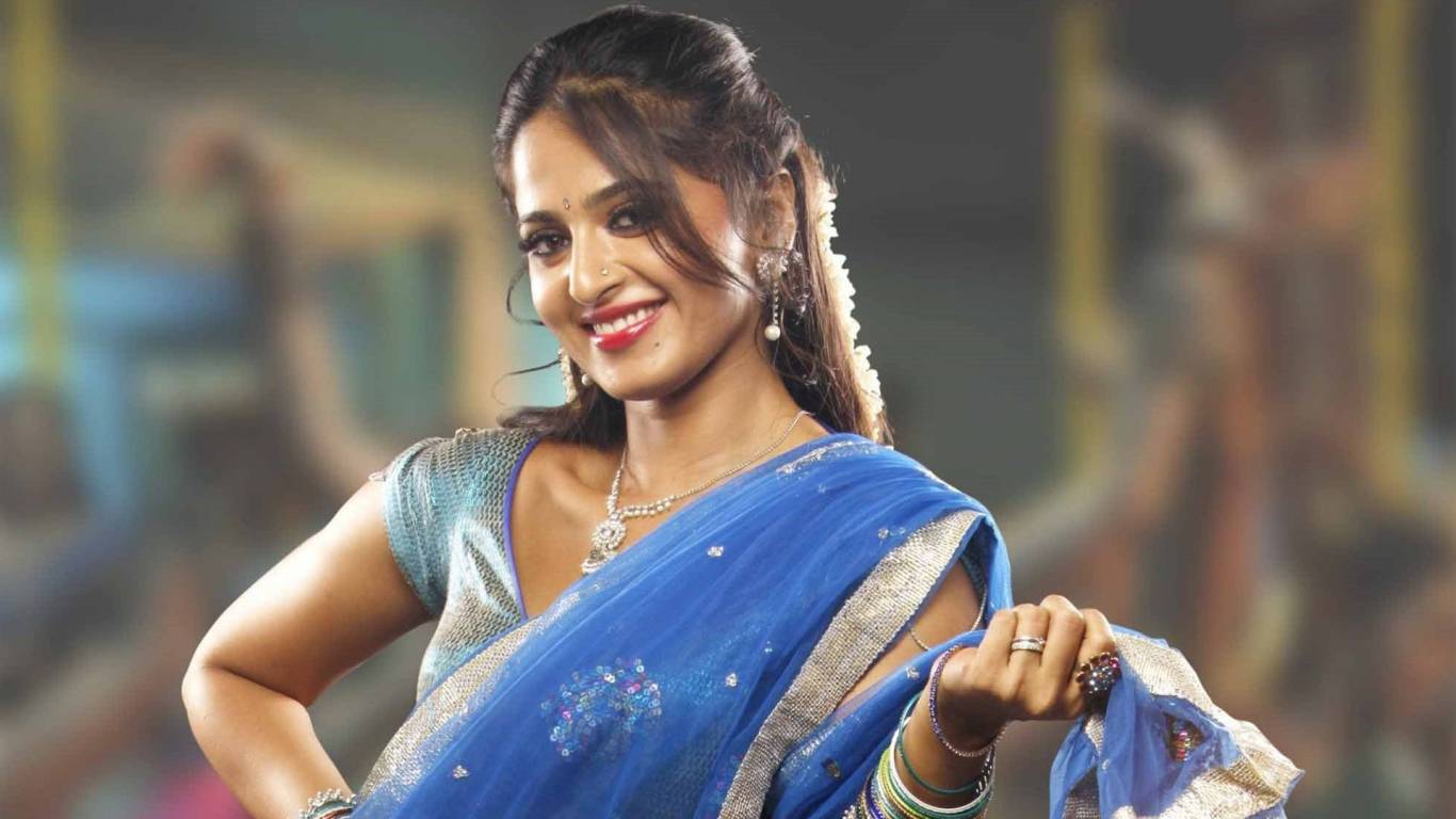 1366x768 Anushka Shetty Desktop Wallpaper