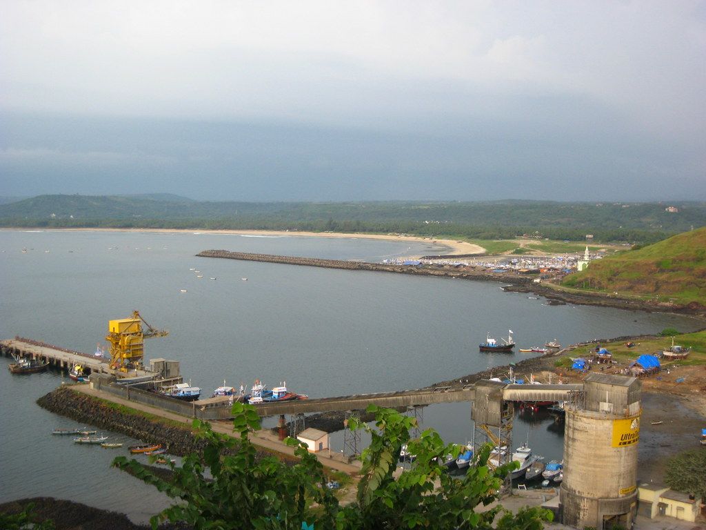 1024x768 Ratnagiri Harbour. A view of the fishing harbour and jetty