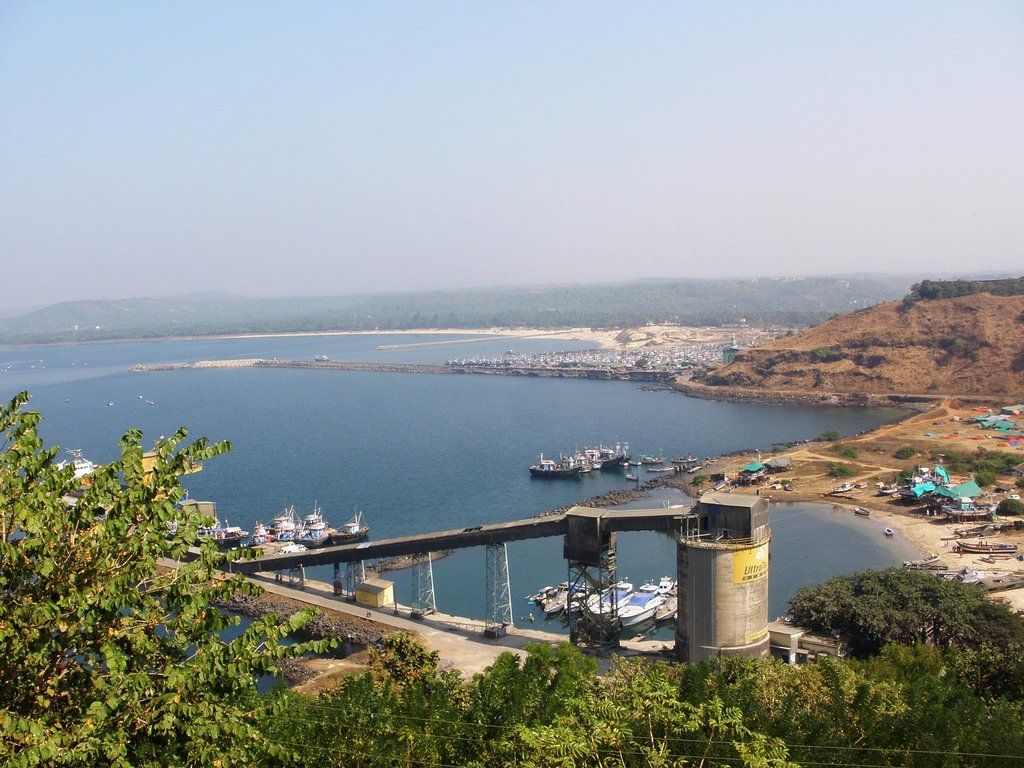 1024x768 Port Ratnagiri & Arabian sea from the fortress cliff of Ratnagiri. of Ganapatipule Beach, Ganpatipule
