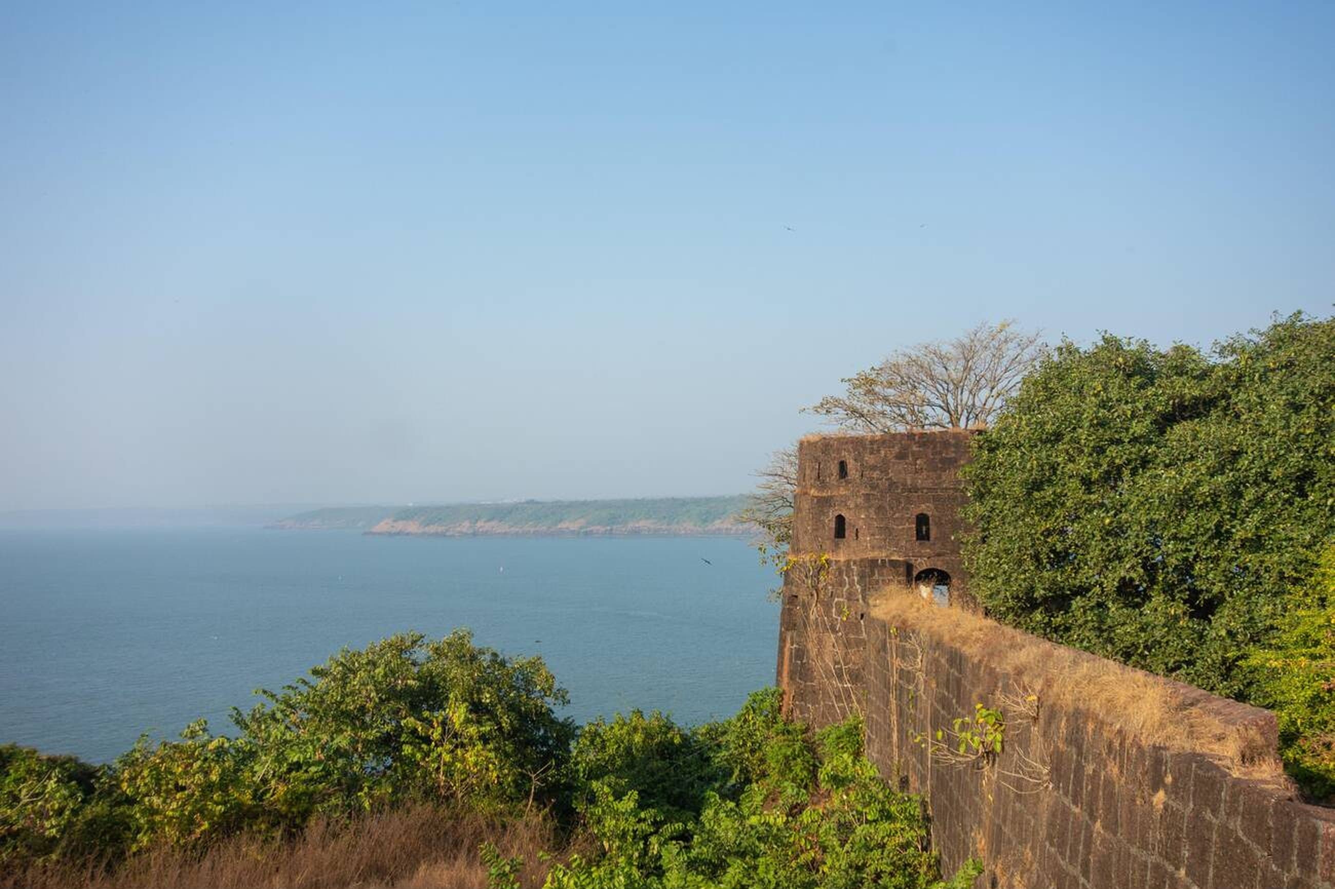 2600x1732 Ratnadurg Fort, Ratnagiri: How To Reach, Best Time & Tips