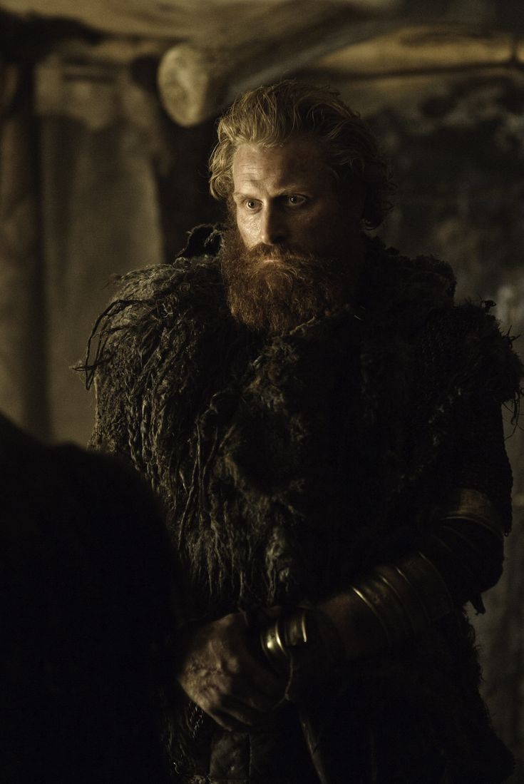 735x1099 Game of Thrones 3 Episode 1 Still