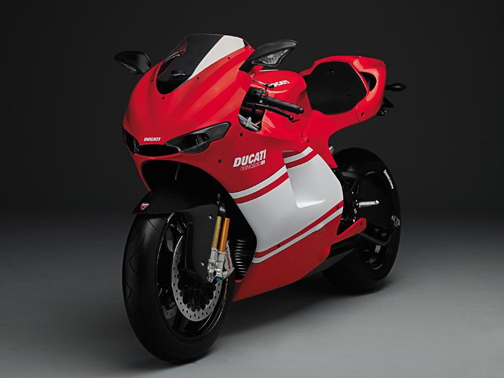 1024x768 Ducati Desmosedici Wallpaper