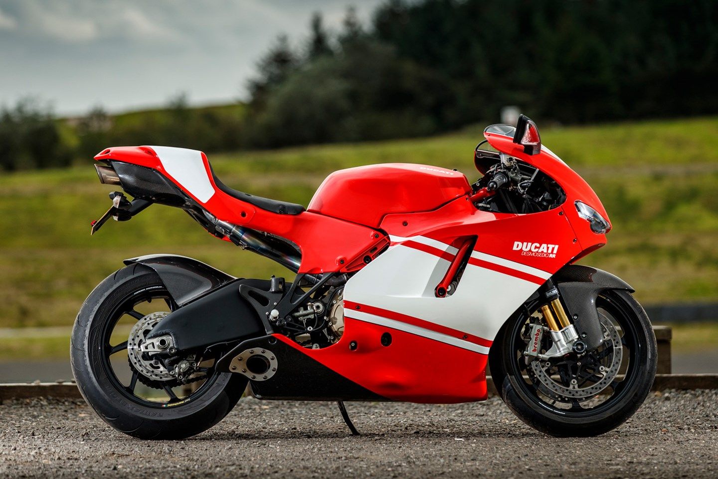 1440x960 Ducati Desmosedici RR (2007 2009) Motorcycle Review