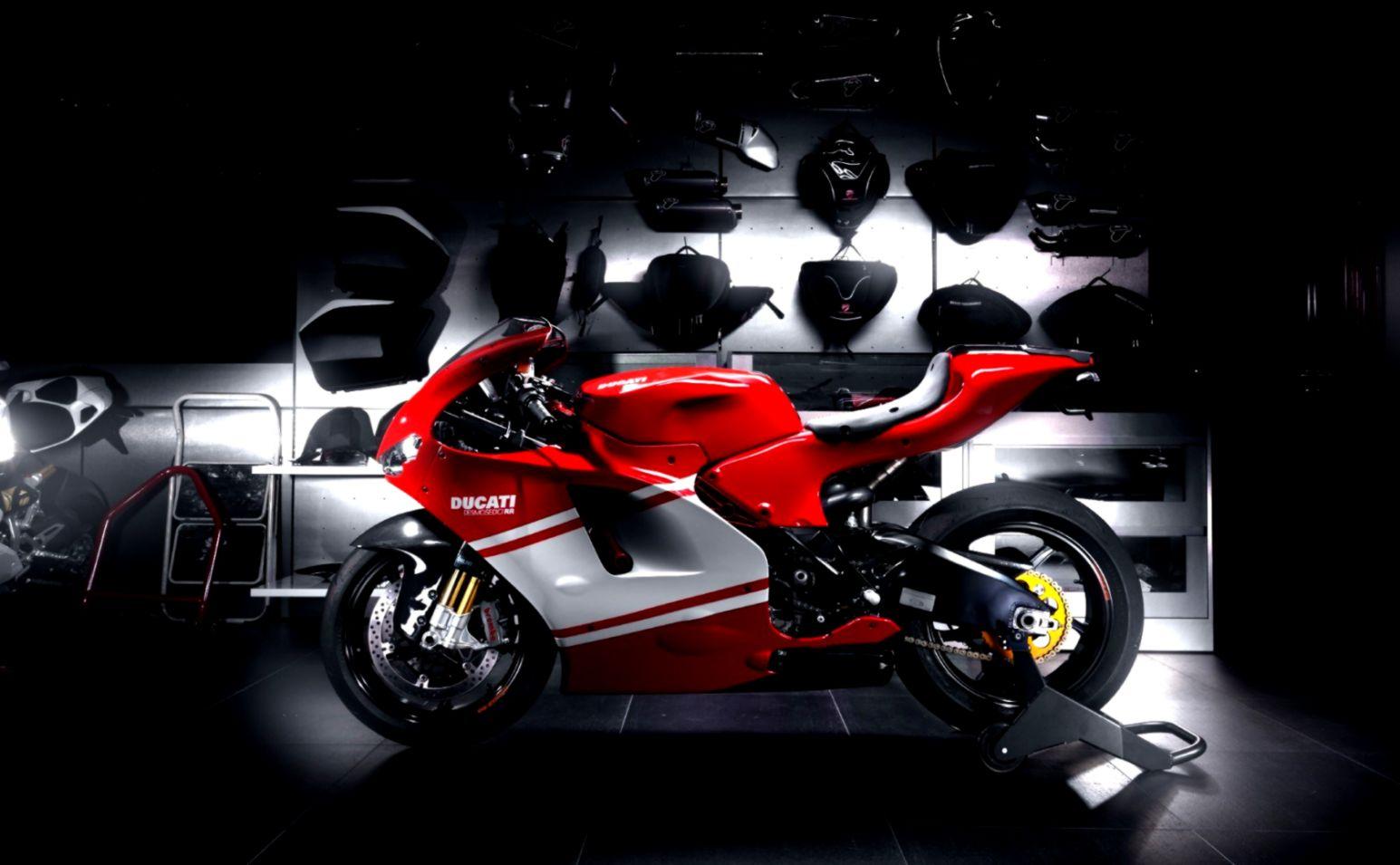 1545x955 Ducati Desmosedici Wallpaper