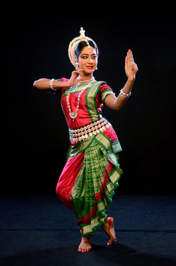 736x1110 Odisha's famous dance Odissi