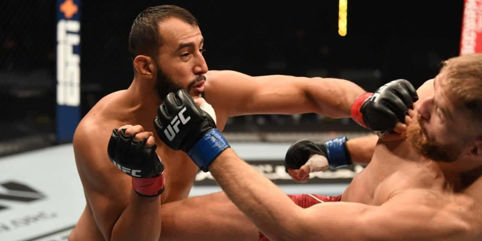1600x800 Download MMA Fighter Dominick Reyes in Action Wallpaper
