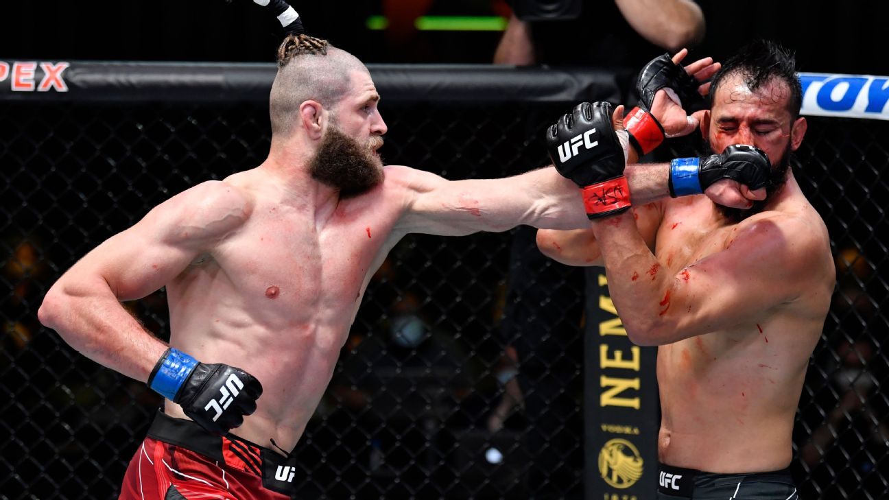 1296x729 Jiri Prochazka stops Dominick Reyes with 3rd spinning back elbow KO in UFC history