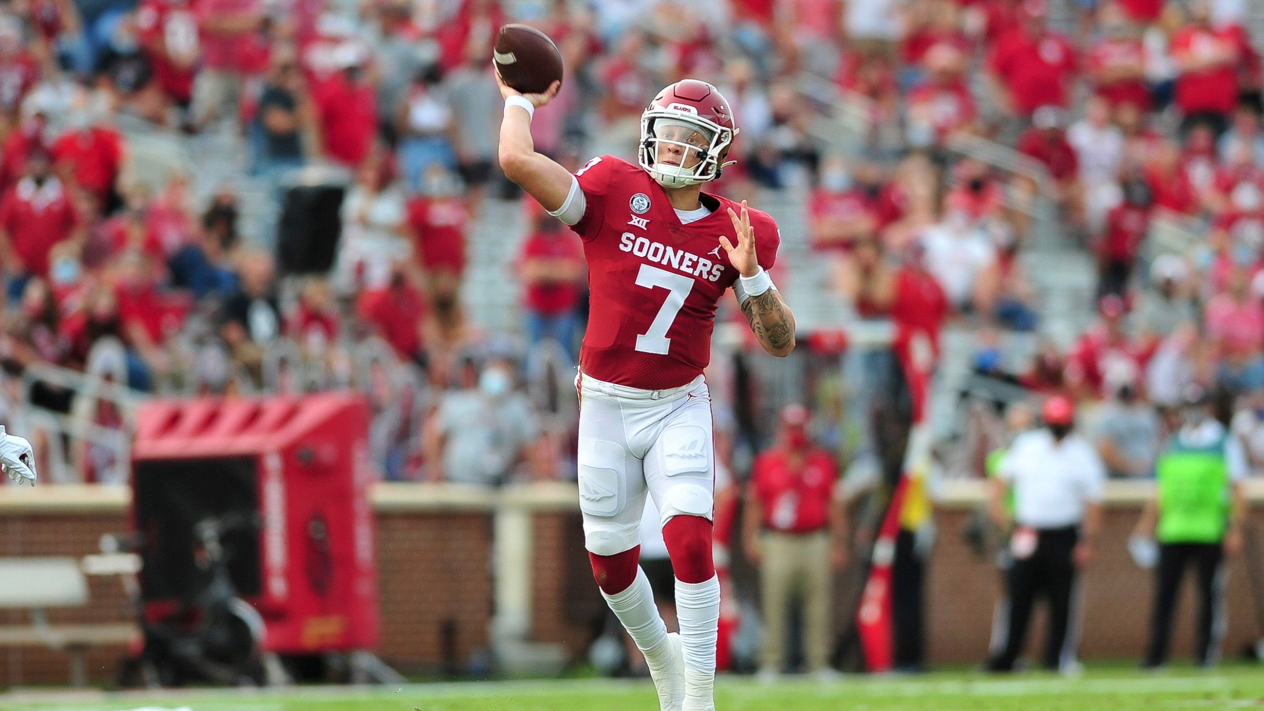 2560x1440 Rattler throws 4 TD passes, No. 5 Oklahoma tops Missouri St