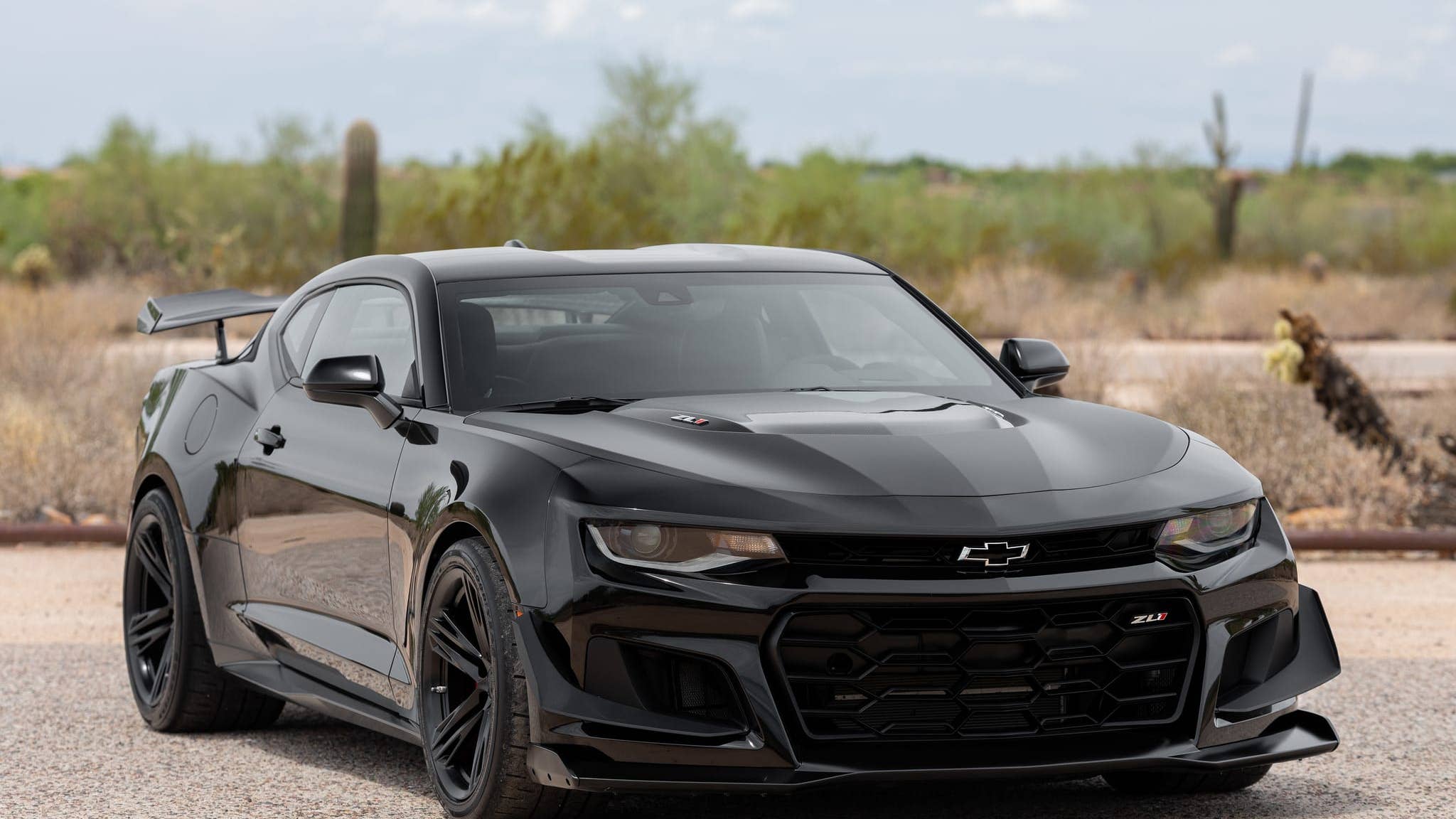 2048x1152 Chevrolet Camaro ZL1 1LE With 300 Miles