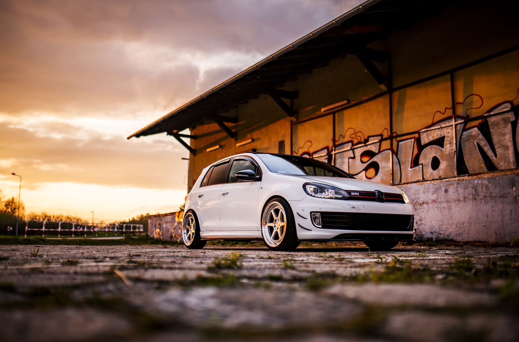 1700x1121 VW GOLF MK6 GTI
