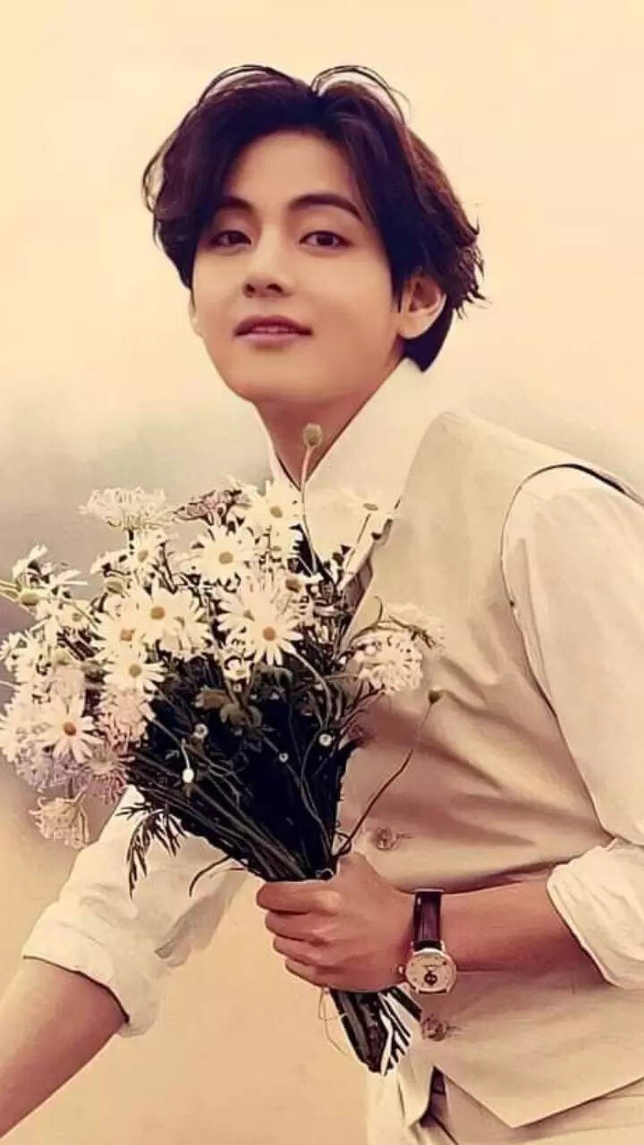 720x1280 BTS V photo 2022. BTS V's most handsome photo that got us swooning