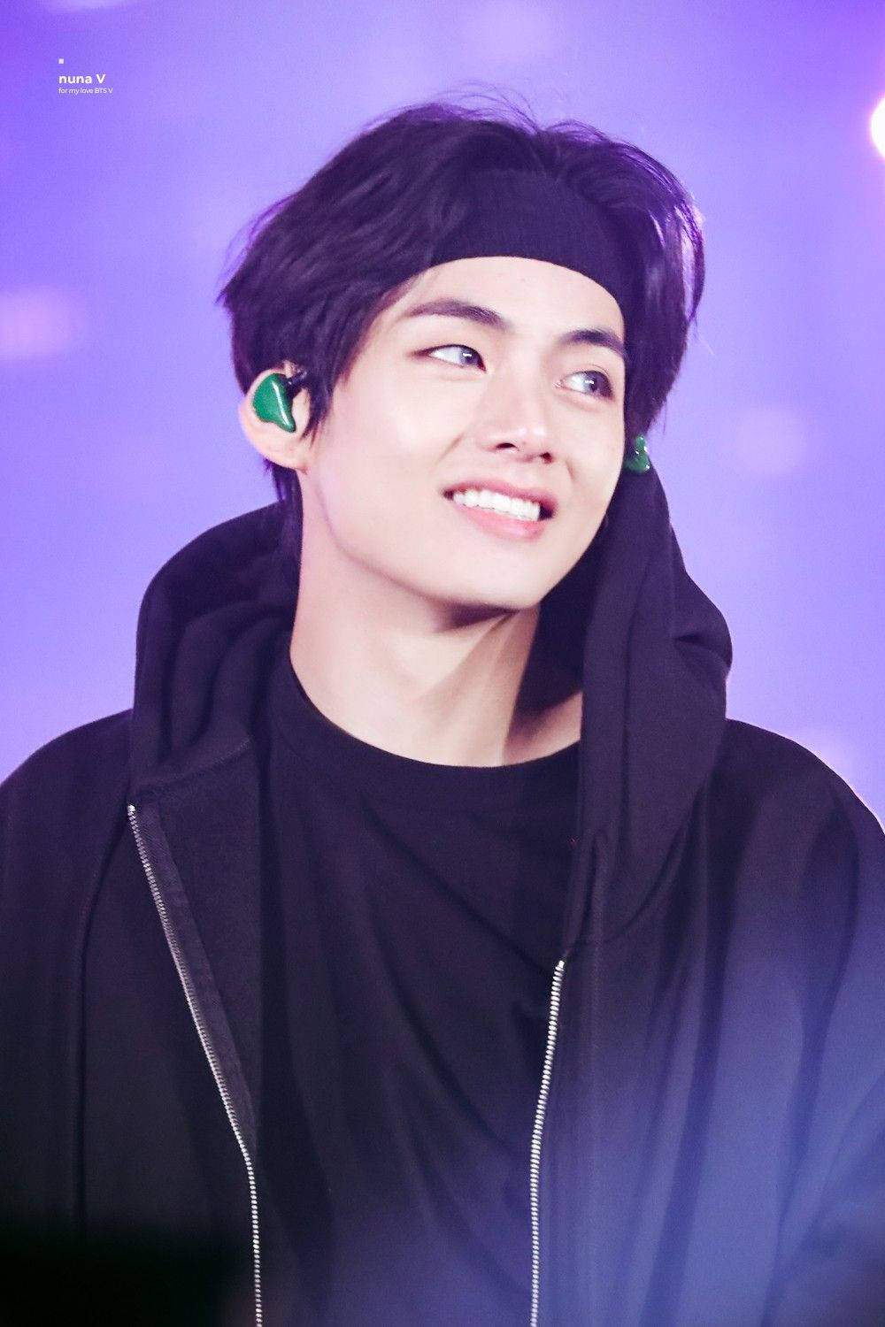 1000x1500 Download BTS V Radiating Elegance in a Chic Black Outfit Wallpaper