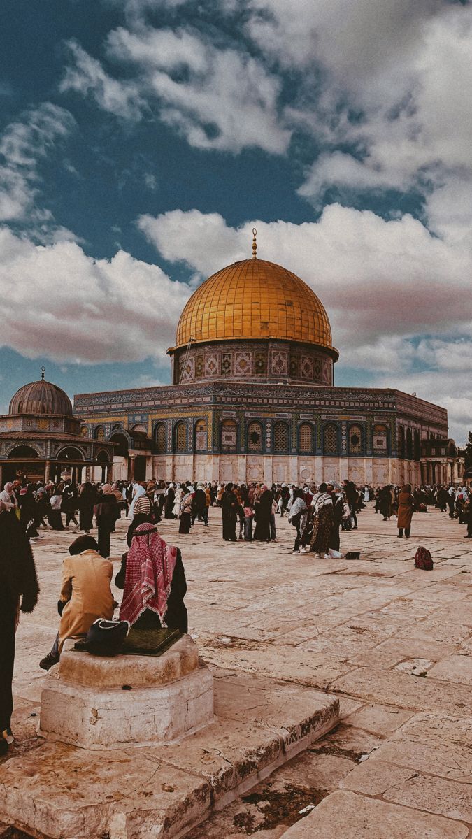 675x1200 Historic cityscape with blue dome. Al aqsa mosque aesthetic, Al aqsa mosque wallpaper hd, Islamic architecture