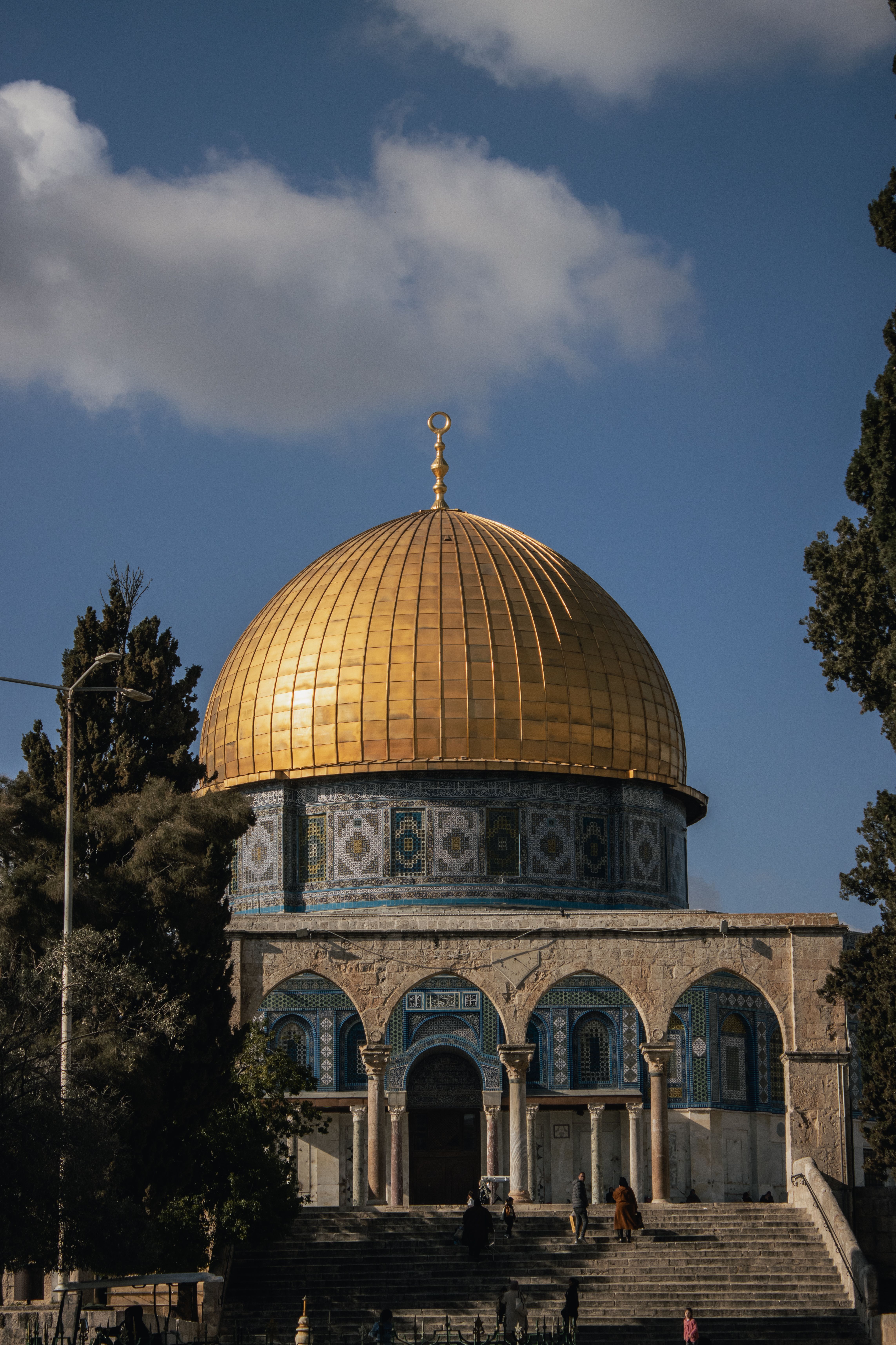 4571x6857 Dome of the Rock Mosque in Istanbul · Free