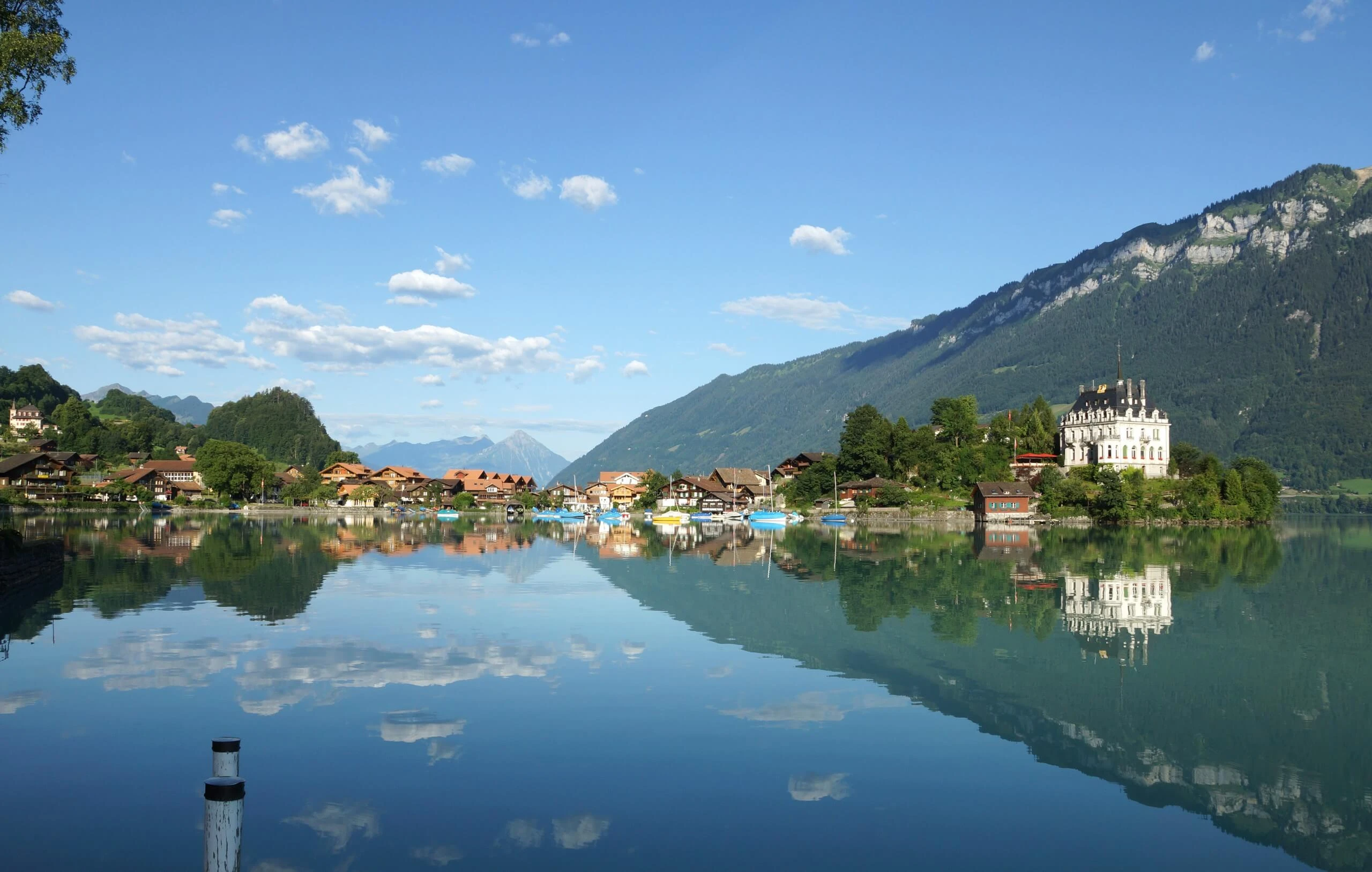 2560x1627 Iseltwald village shop tourist information point