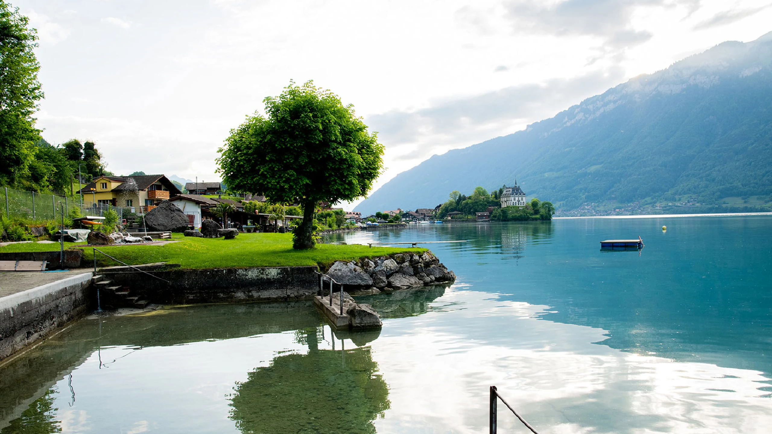 2560x1440 Iseltwald Lido on Lake Brienz