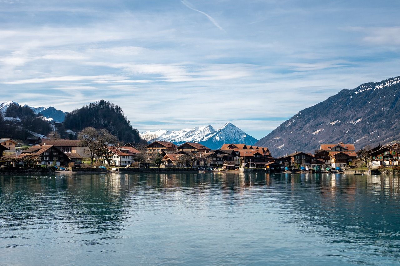 1280x853 Switzerland Iseltwald Mountains