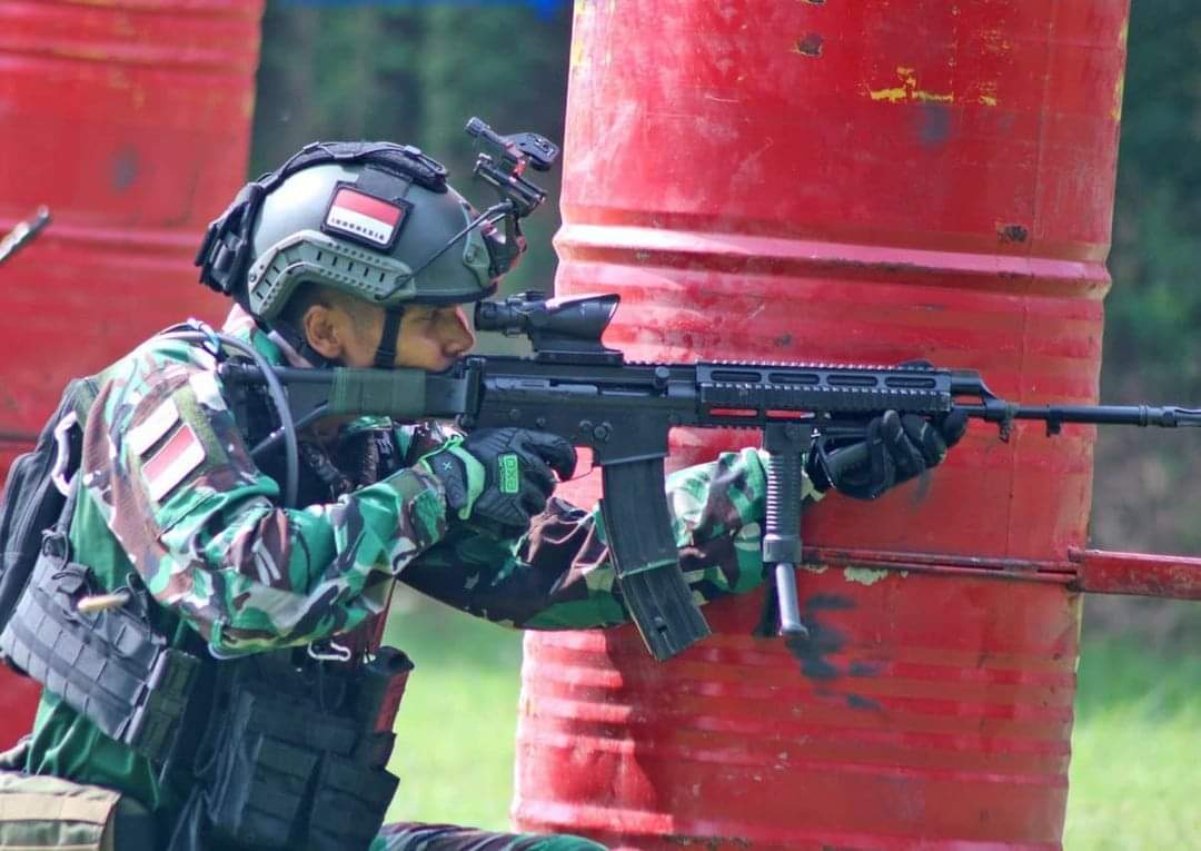 1080x765 Indonesian Marine with Customized SS2 Pindad [1080x765]