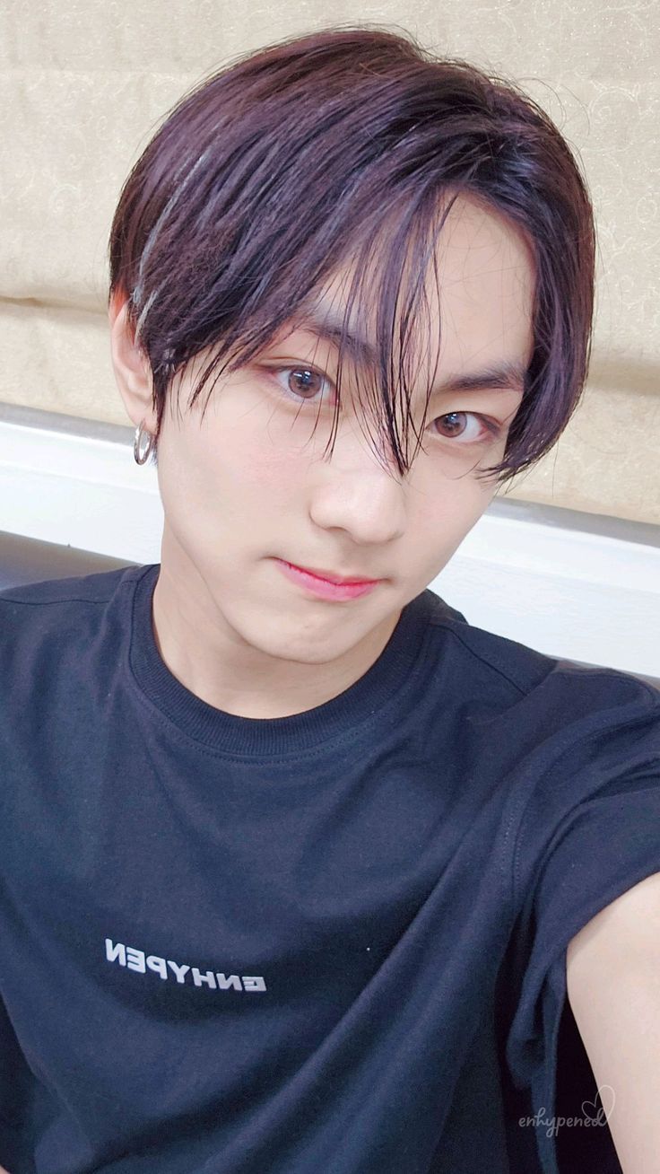 736x1308 Jungwon // Enhypen. Chocolate strawberries, My only love, Lock screen wallpaper