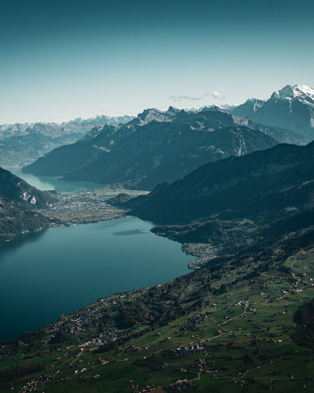 1080x1350 Lake Brienz