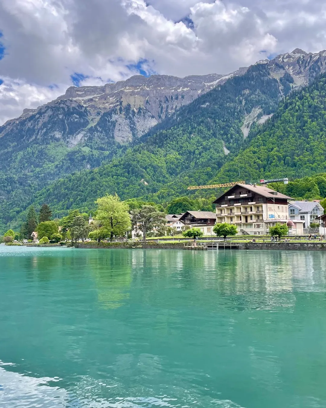 1080x1350 Lake Brienz