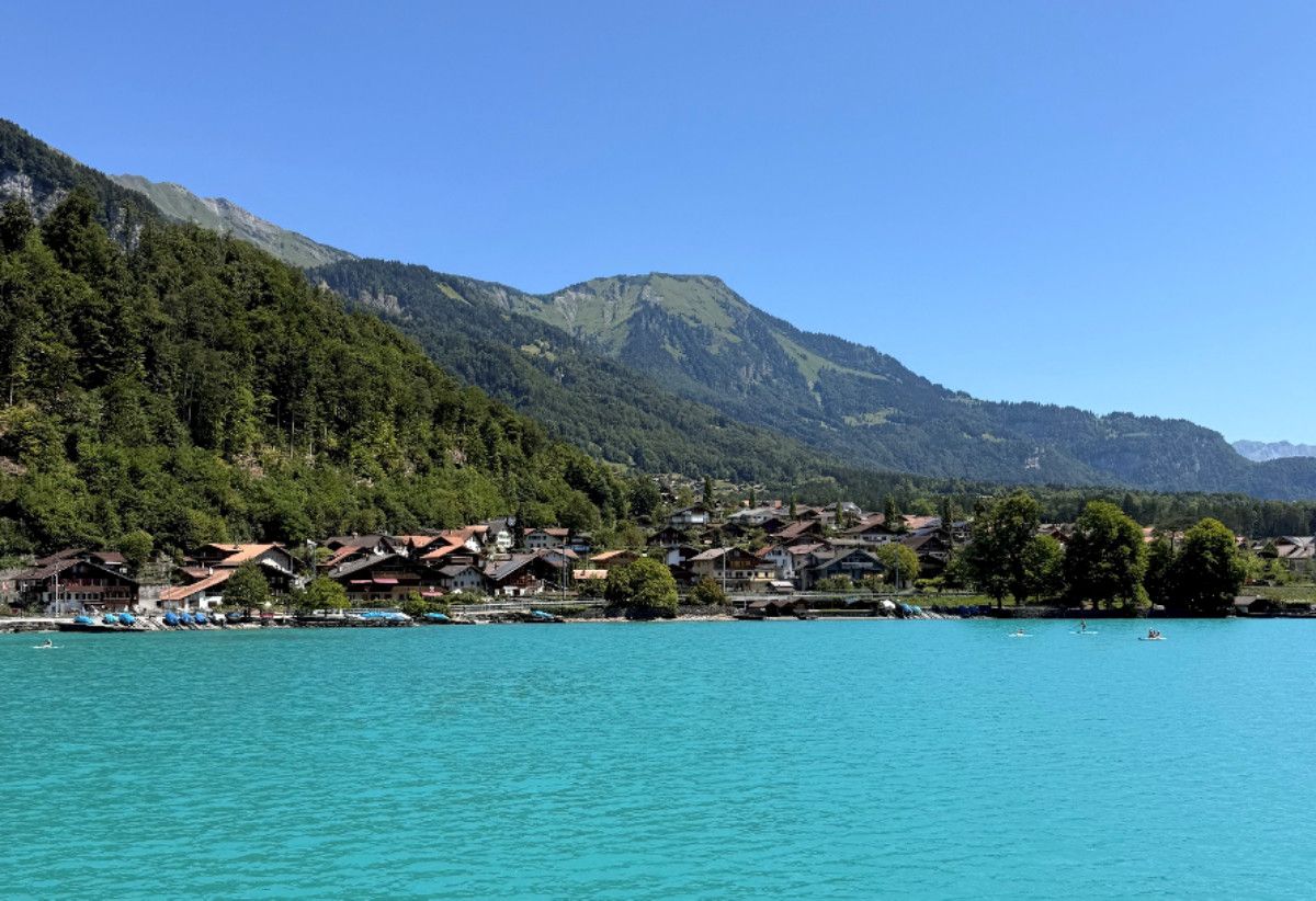 1200x822 Crash Landing on You in Switzerland. Lake Brienz & Emmetten