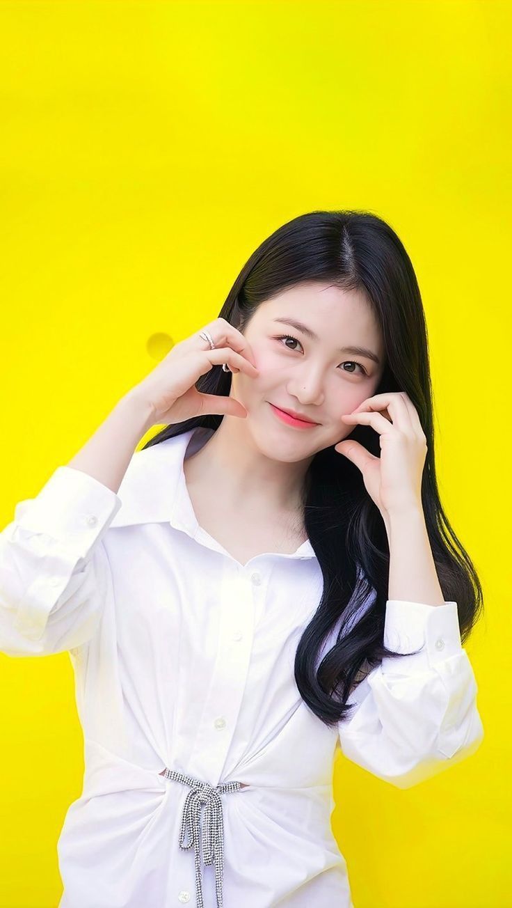 736x1304 SHIN YE EUN