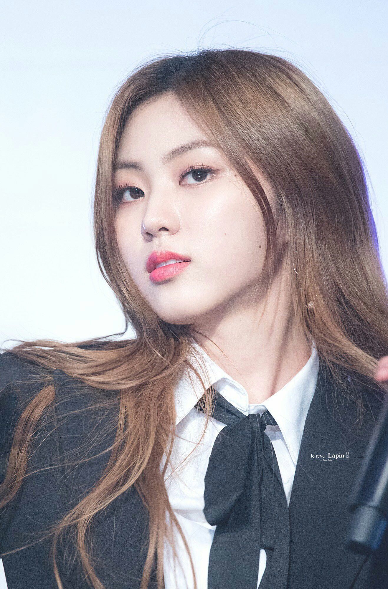 1317x2000 CLC (K Pop) Wallpaper