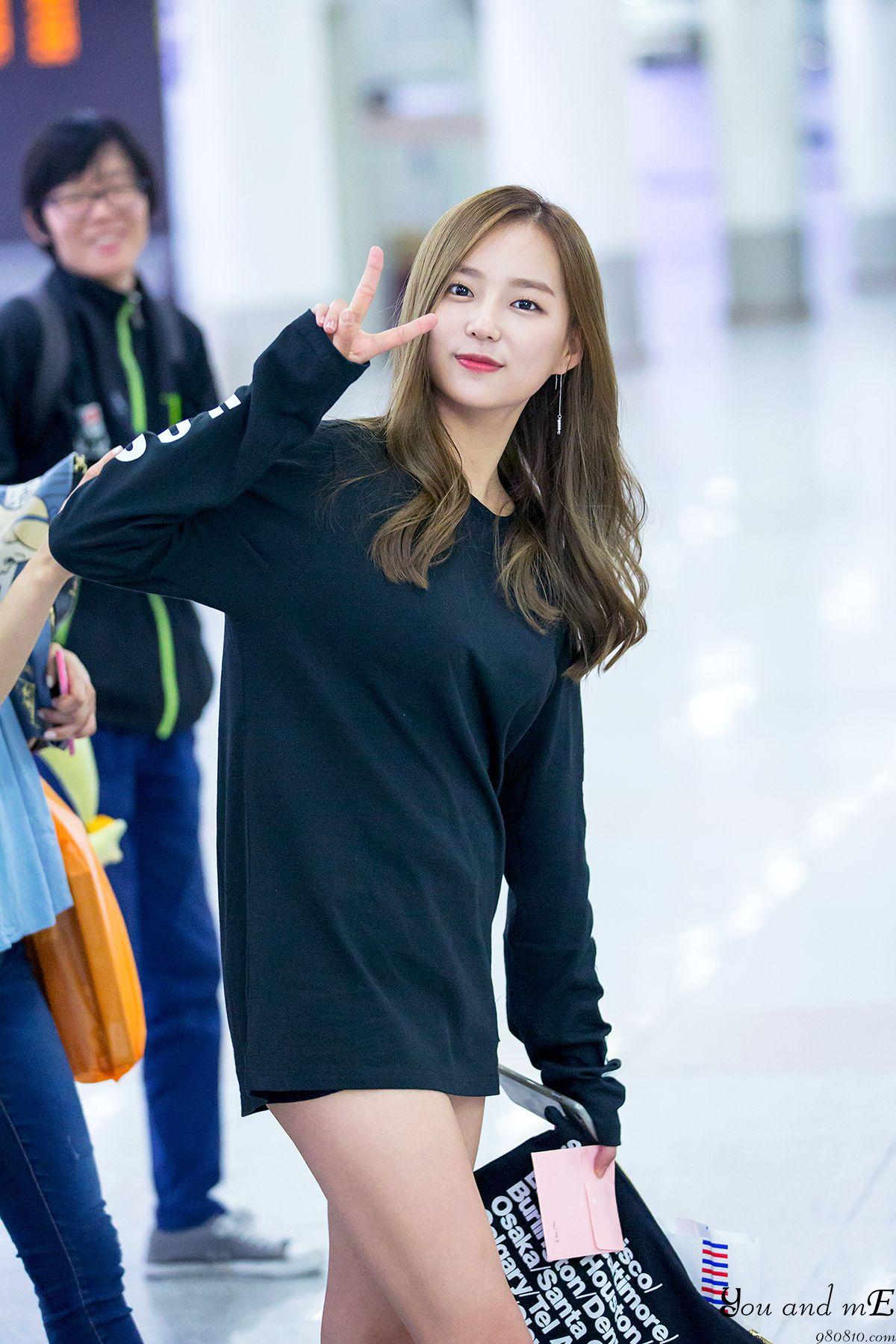 1200x1800 CLC Yeeun Wallpaper