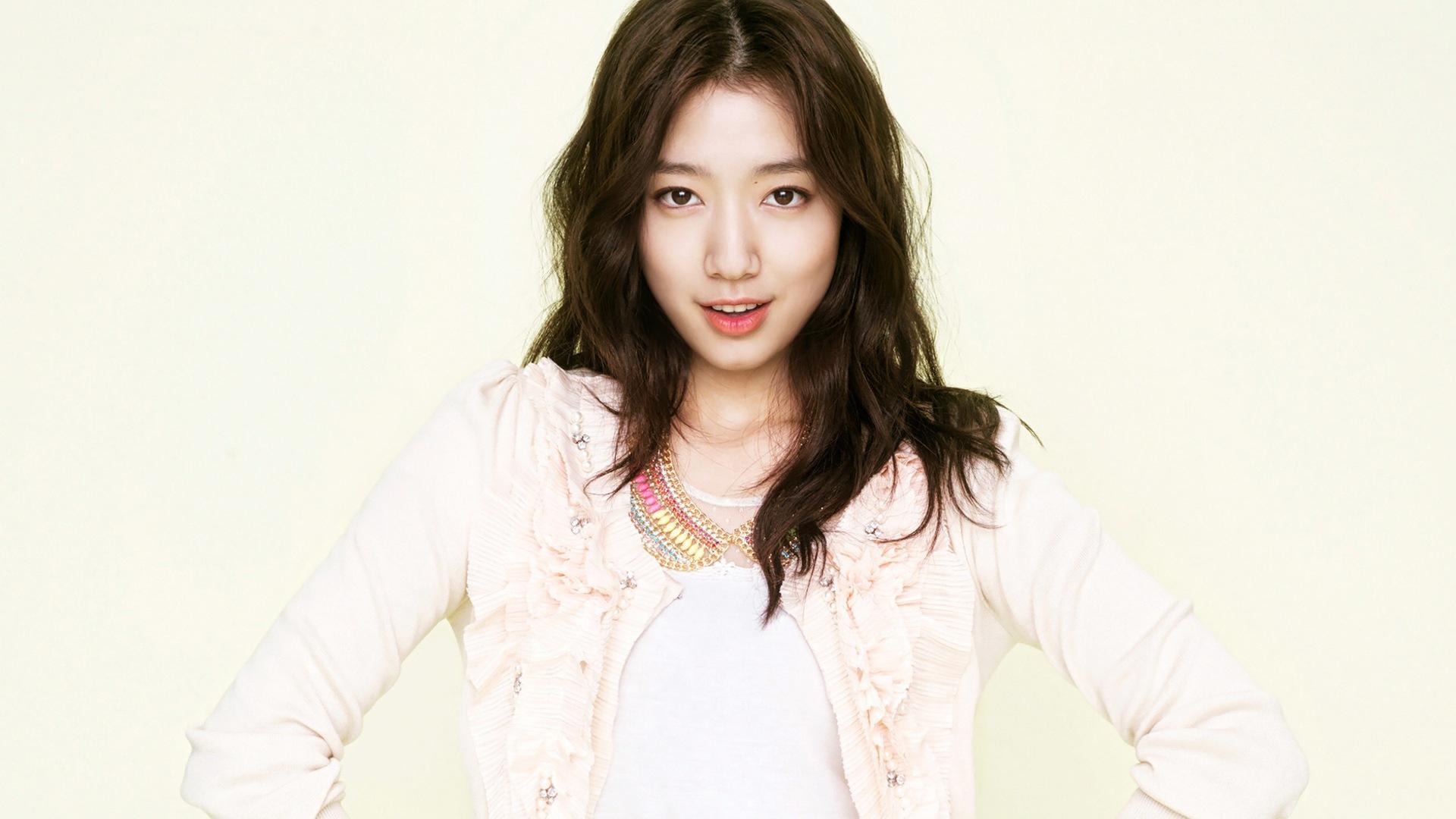 1920x1080 Shin Ye Eun Wallpaper