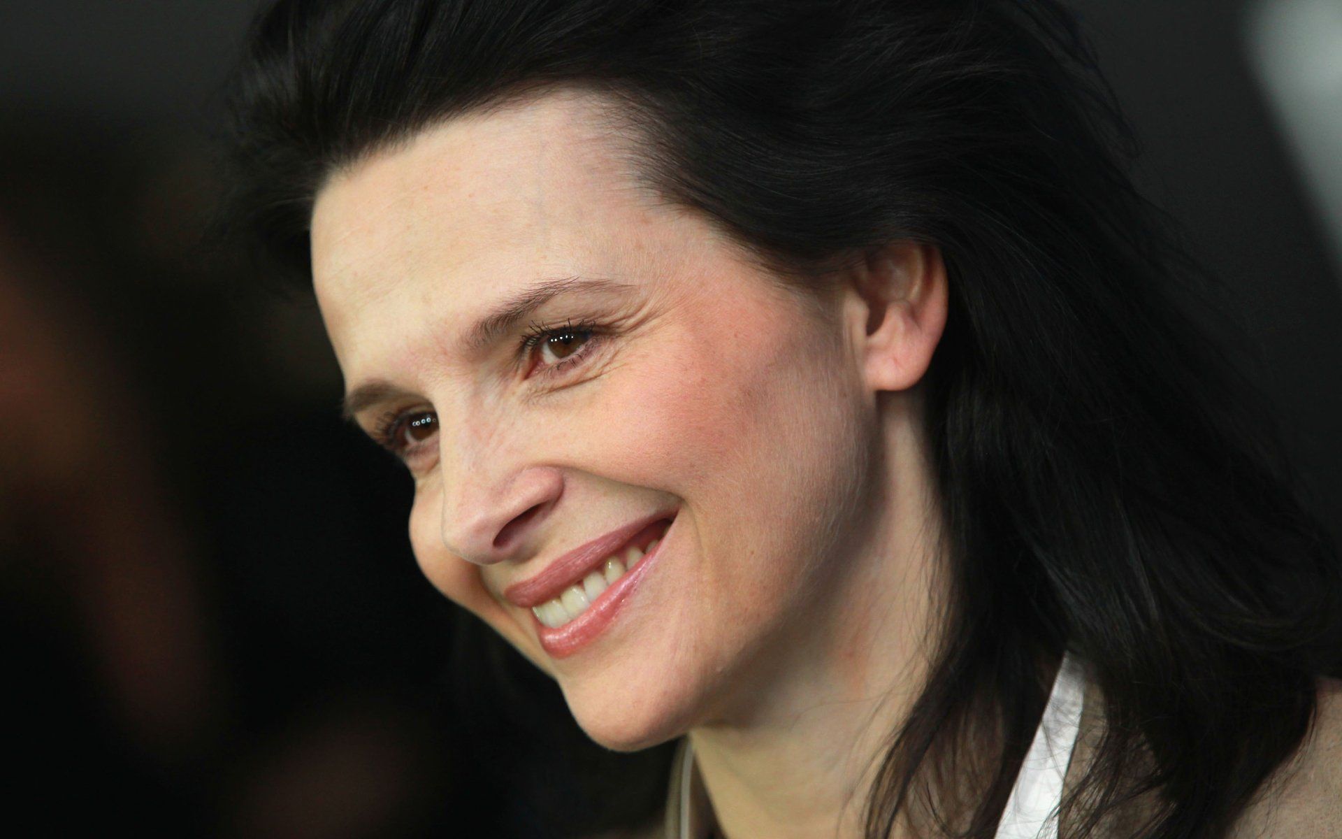 1920x1200 Download French Actress Celebrity Juliette Binoche HD Wallpaperx1800